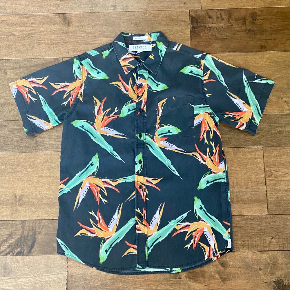 Street-style Short-sleeve Button-down